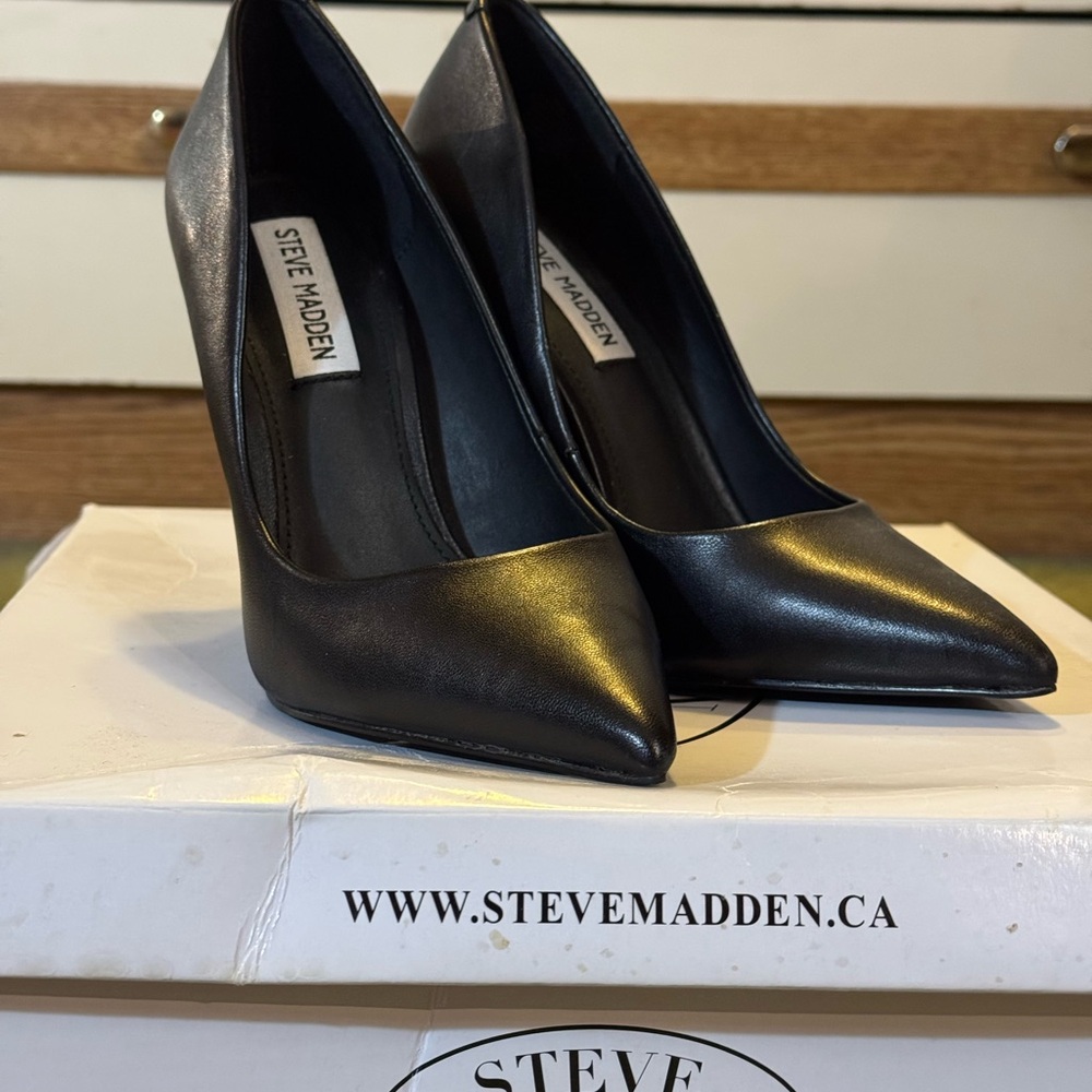 Steve Madden Classic Black Heels